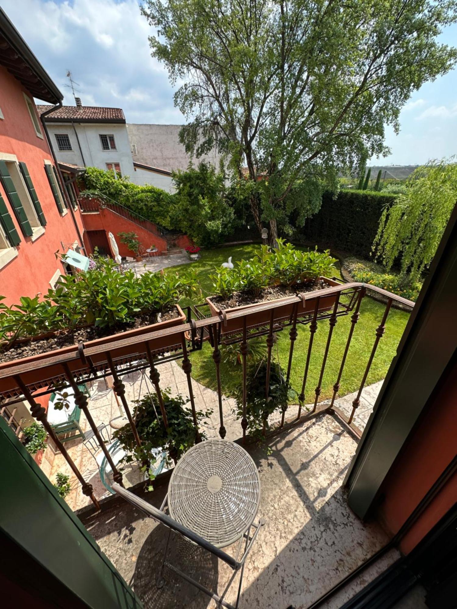 Relais Corte Bercelli Valeggio sul Mincio Luaran gambar